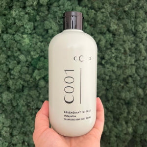 Shampoing Régénérant Intense C001 – shampooing réparateur doux pour cheveux abîmés et sensibilisés
