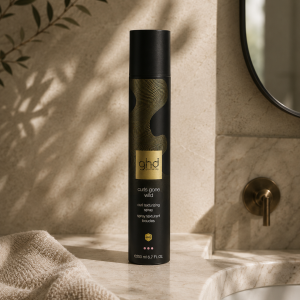 Spray texturisant boucles GHD Curls Gone Wild pour boucles et ondulations texturisées.